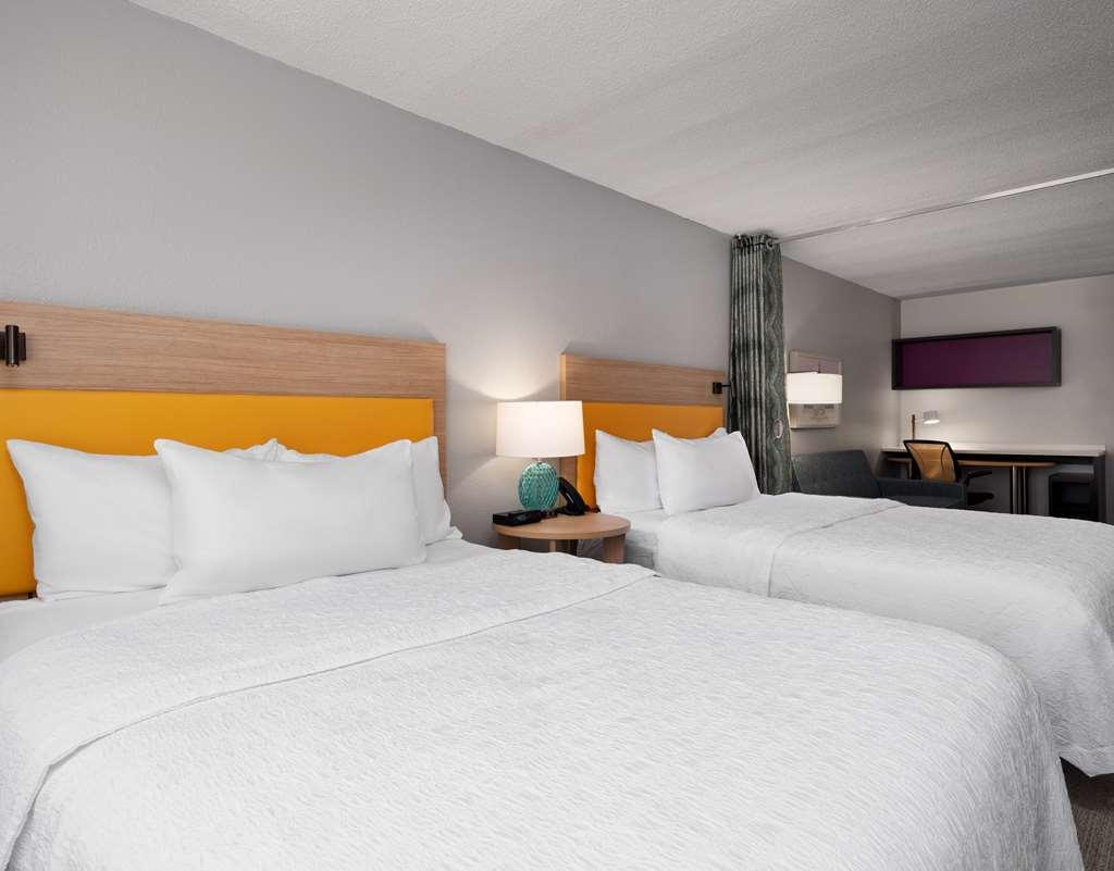 Home2 By Hilton Keystone Crossing Hotel Indianapolis